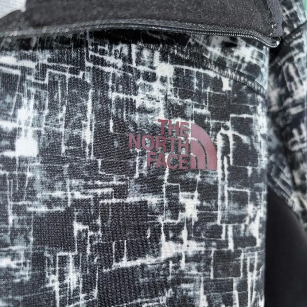 The North Face men’s XL Patterned Pullover excellent condition